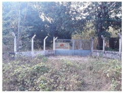Terreno com 3 hectares, cercado, com portão, e construção inacabada, no portal do parnaíba